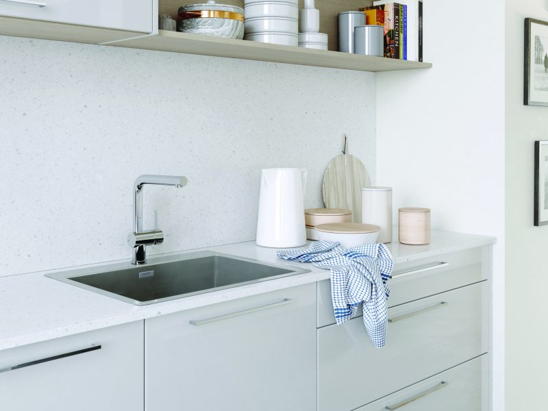 Kitchens_GADDESBY_FusionGloss_White_LightGrey_Cameo_1_CMYK